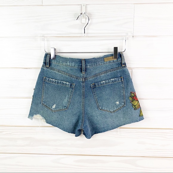 Blank NYC The Barrow Vintage High Rise Short 26 - Picture 4 of 8